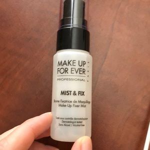 Make up forever - mist and fix